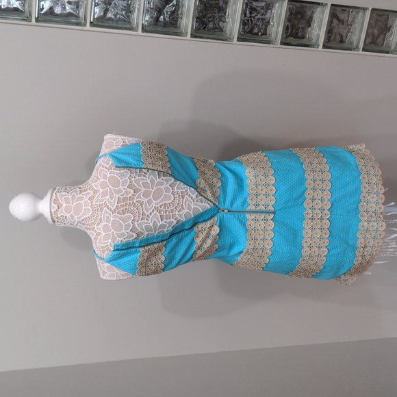 BEAUTIFUL Blue and Gold Lilly Dress 0 - Picture 5 of 9